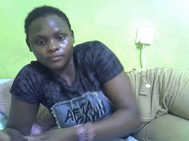 Offline queendebbie on BongaCams