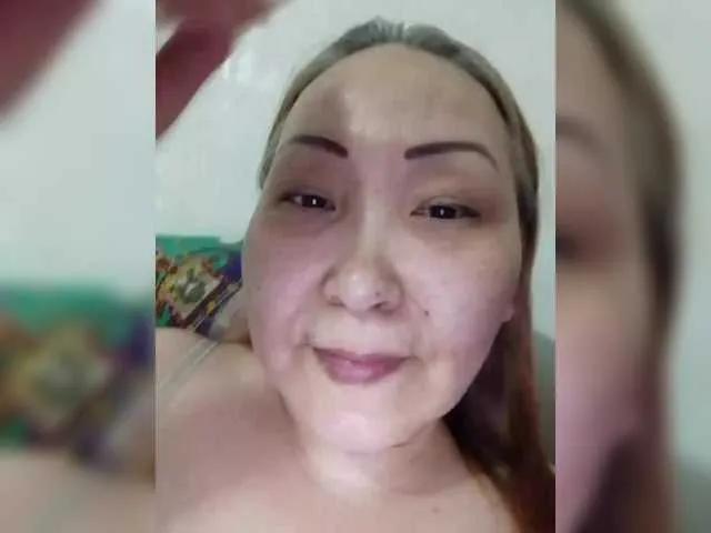 Qweentis on BongaCams 