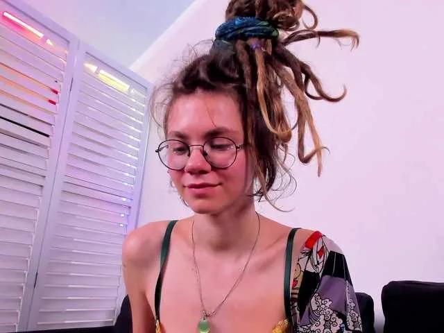 Rin-Skylar on BongaCams
