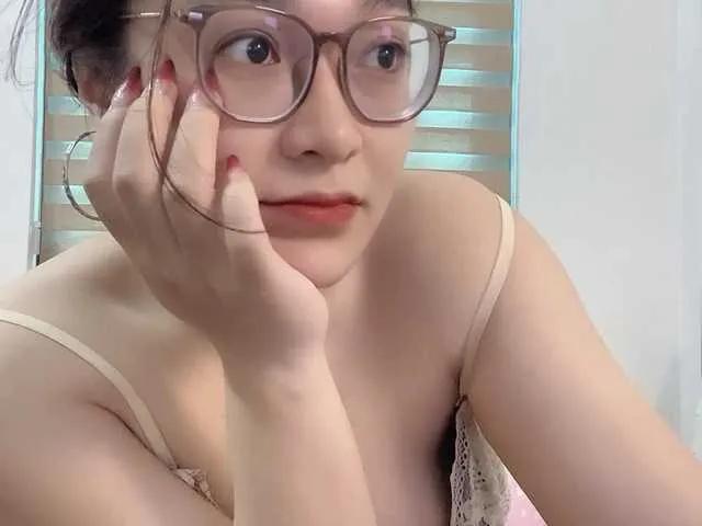 Selena295 on BongaCams 