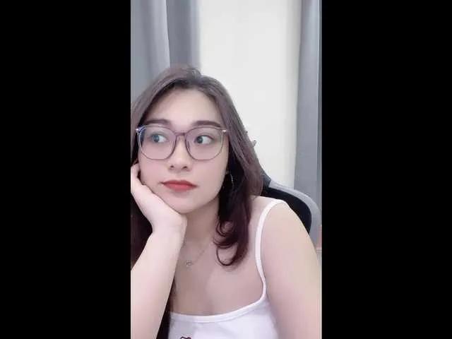 Selena295 on BongaCams 