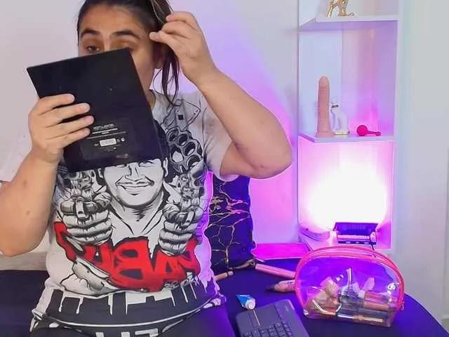 shalomFox on BongaCams