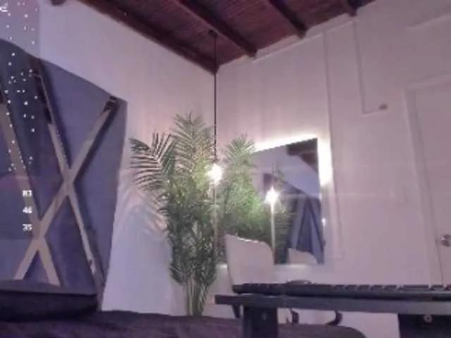 Offline strong-girl on BongaCams