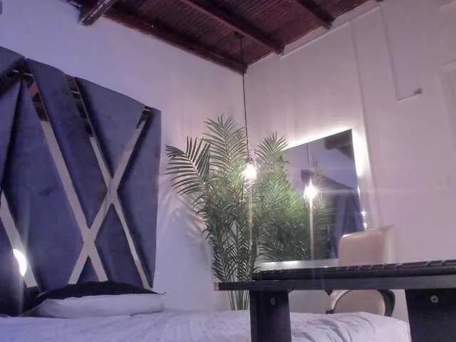 Offline strong-girl on BongaCams