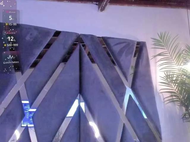 Offline strong-girl on BongaCams