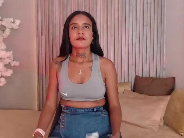 tiana-glow on BongaCams