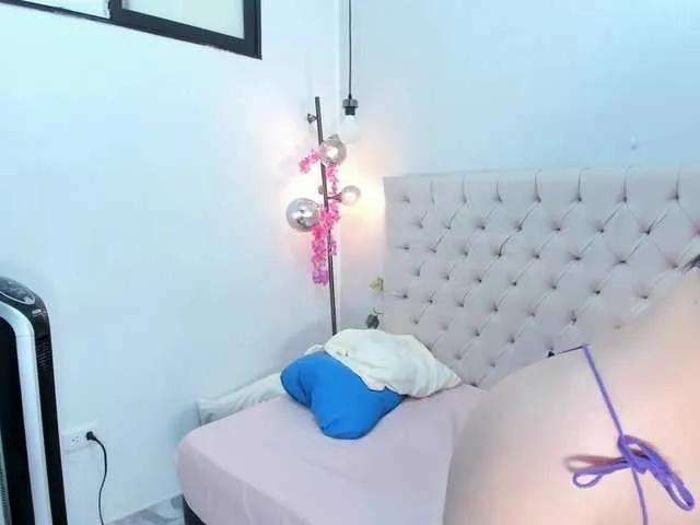 Offline Victoria-Coleman on BongaCams