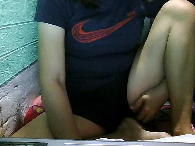 Offline Yummyflirttits69 on BongaCams