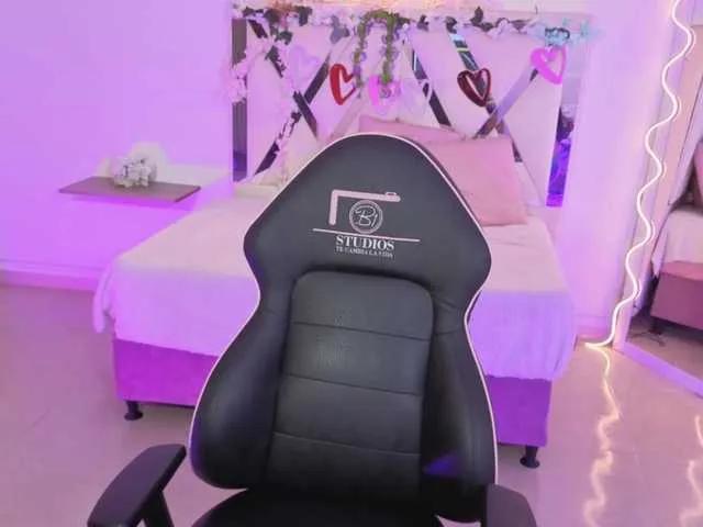 Offline ZURY-TAY on BongaCams