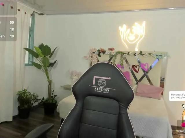 Offline ZURY-TAY on BongaCams