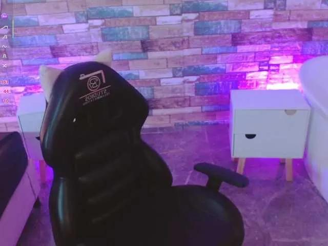 Offline ZURY-TAY on BongaCams