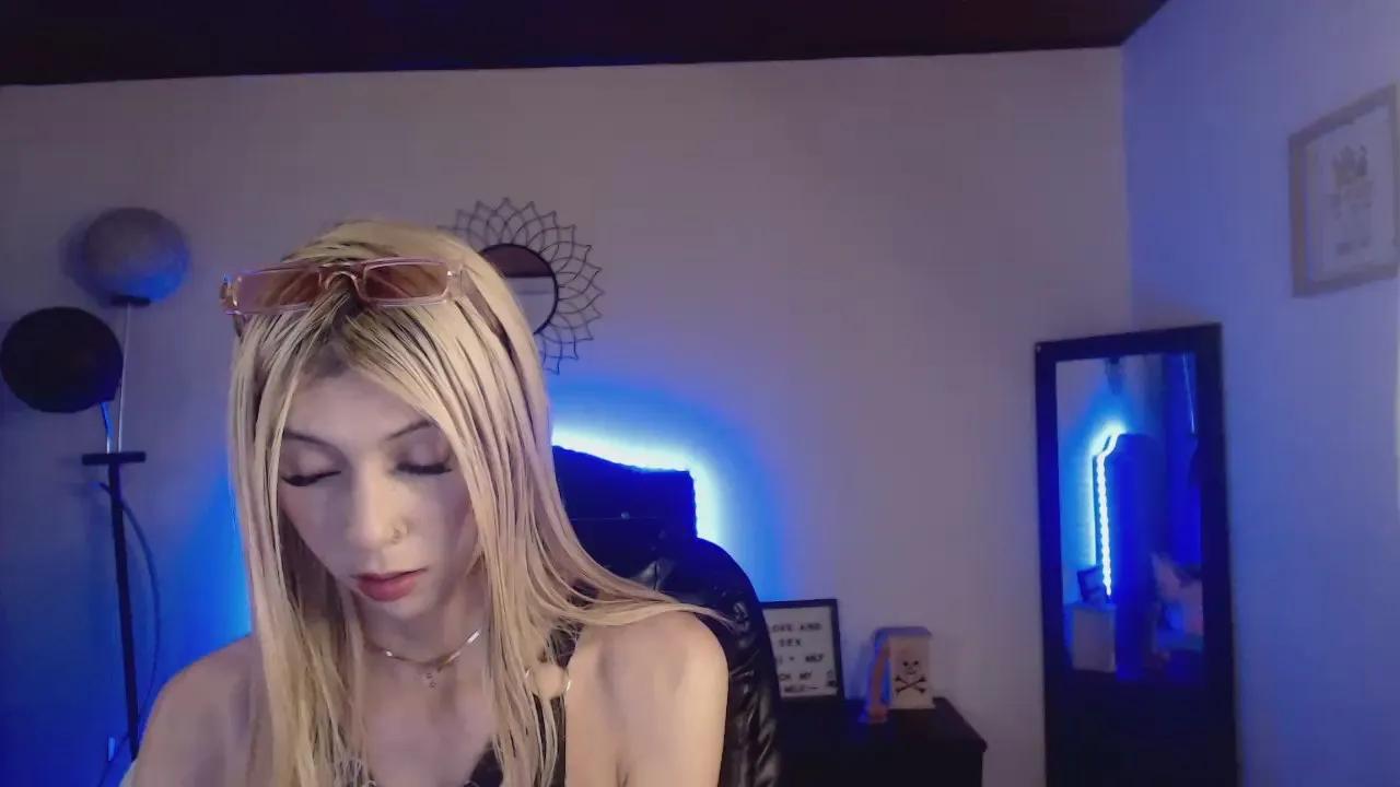 Offline _Crystal24 on Cam4