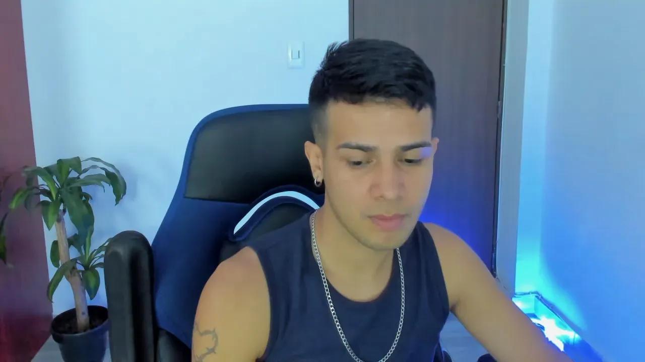 Offline AbelAsburgo on Cam4