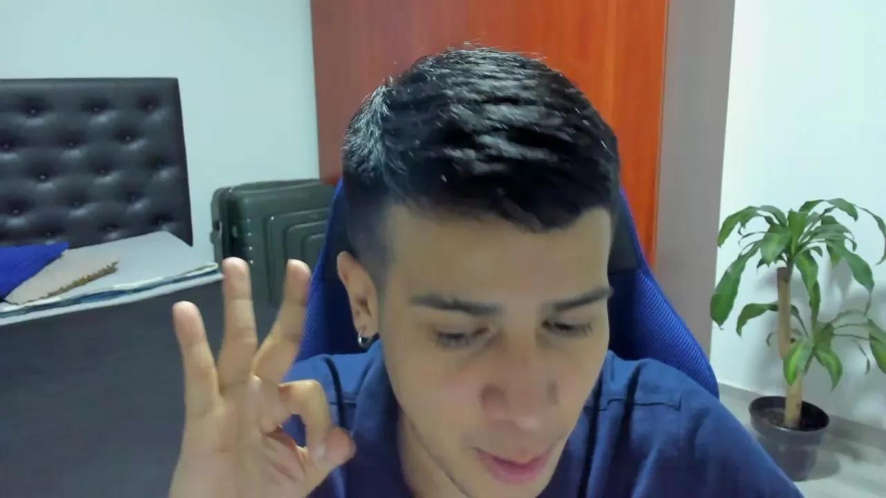 Offline AbelAsburgo on Cam4