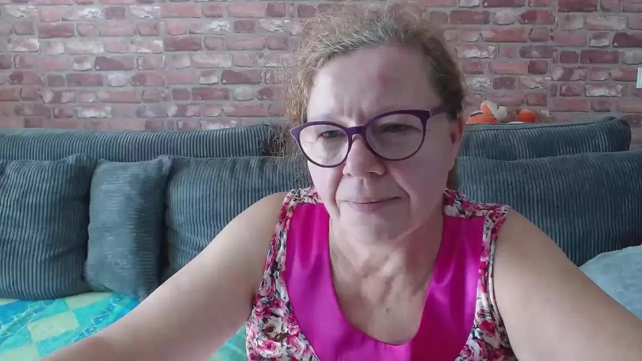 Freechat adele69sexy on Cam4