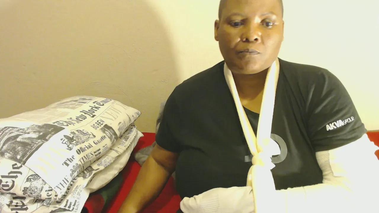 Offline africantits40 on Cam4