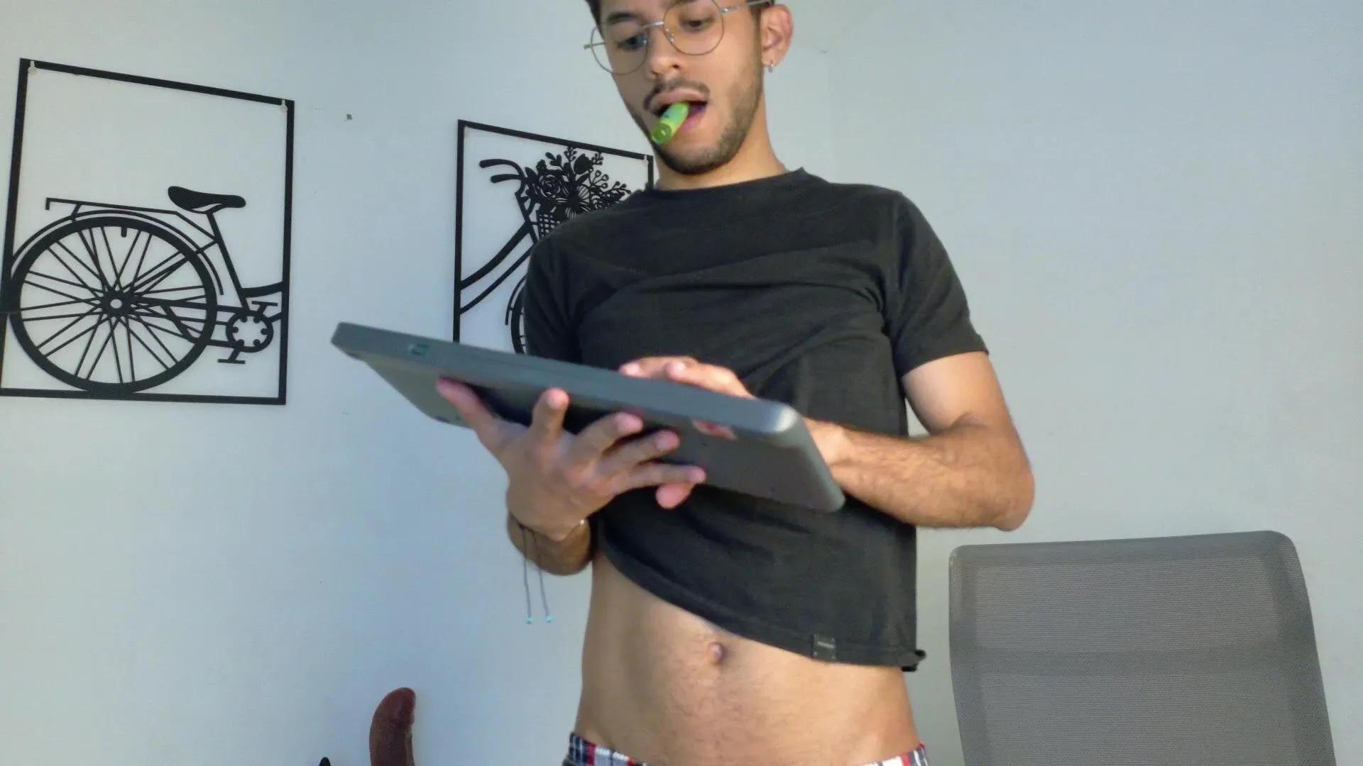 ALANVILLA_LOBO on Cam4 