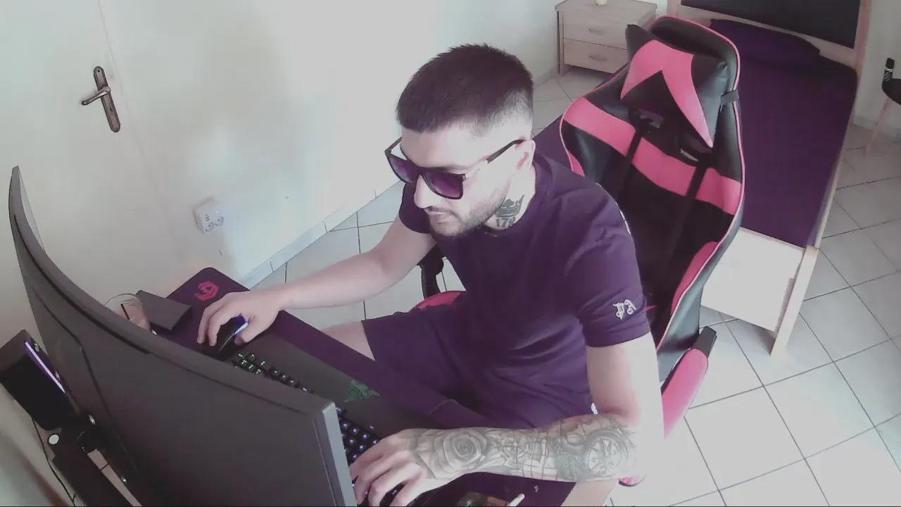 AlbanianFker21 on Cam4 