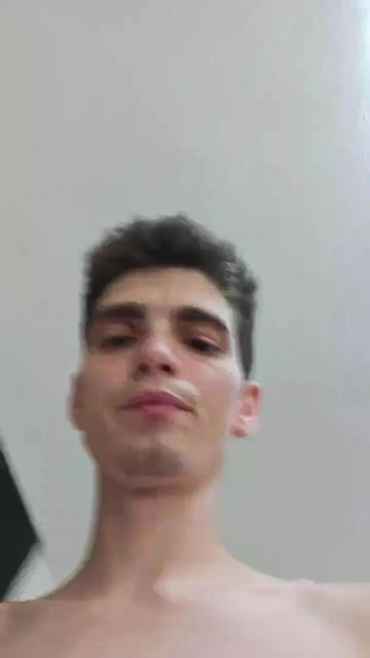 Offline albertillo2 on Cam4