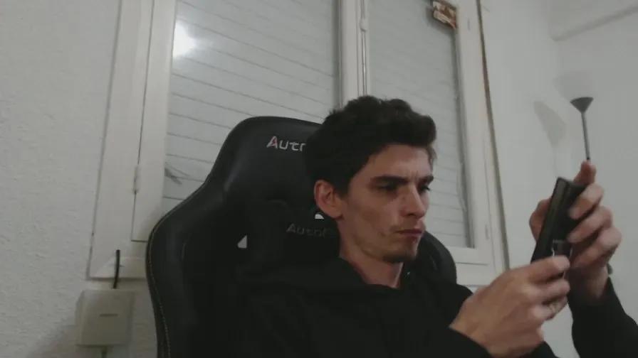 Offline albertillo2 on Cam4