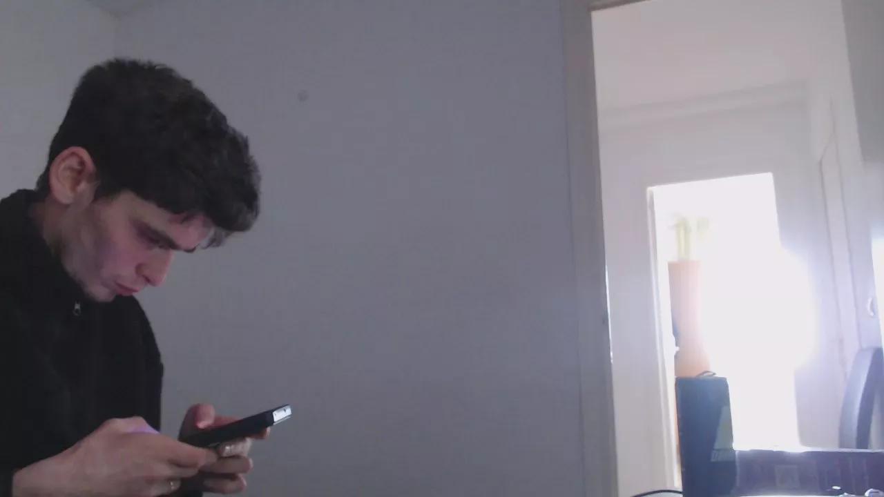 Offline albertillo2 on Cam4