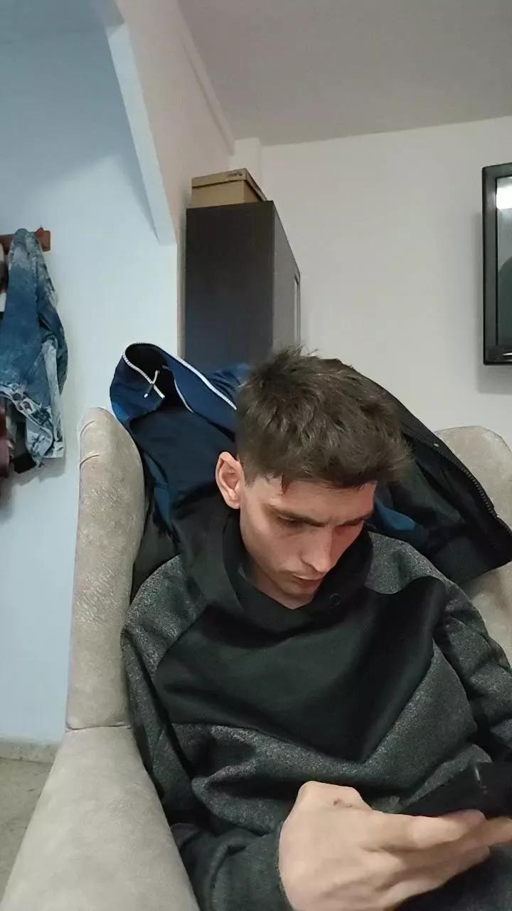 Offline albertillo2 on Cam4