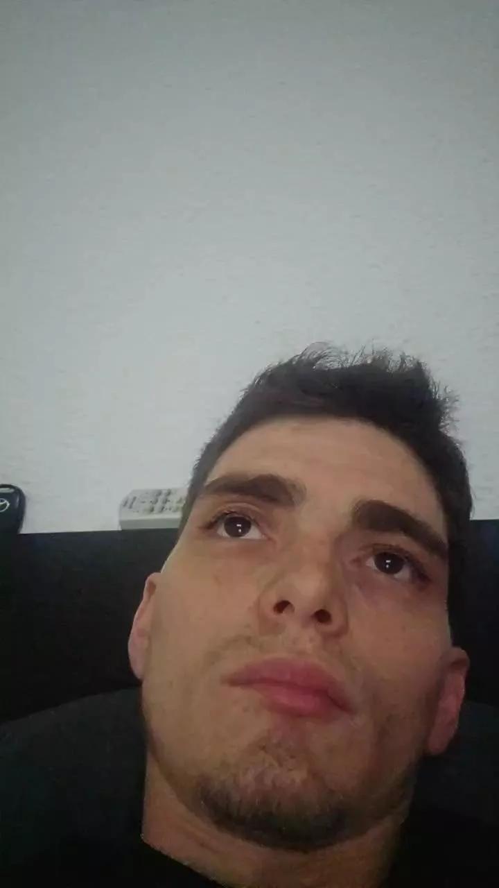 Offline albertillo2 on Cam4