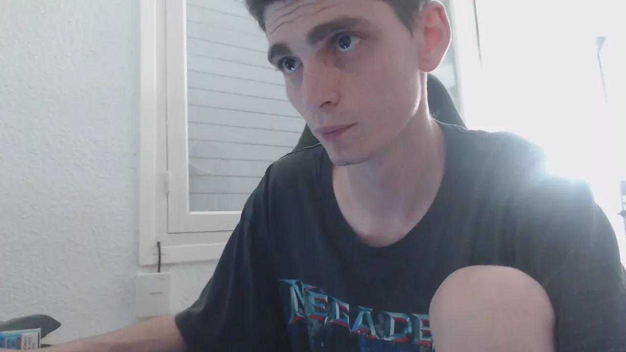 Offline albertillo2 on Cam4