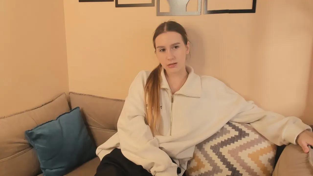 Offline AleciaRaw on Cam4