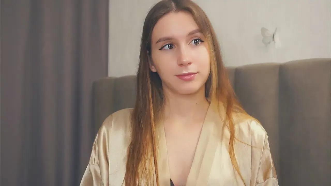 Offline AleciaRaw on Cam4