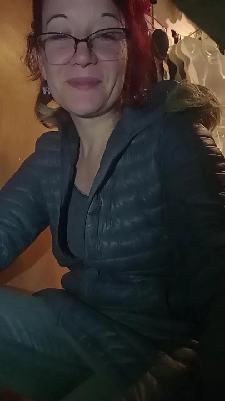 Offline AlejandritaMilf on Cam4