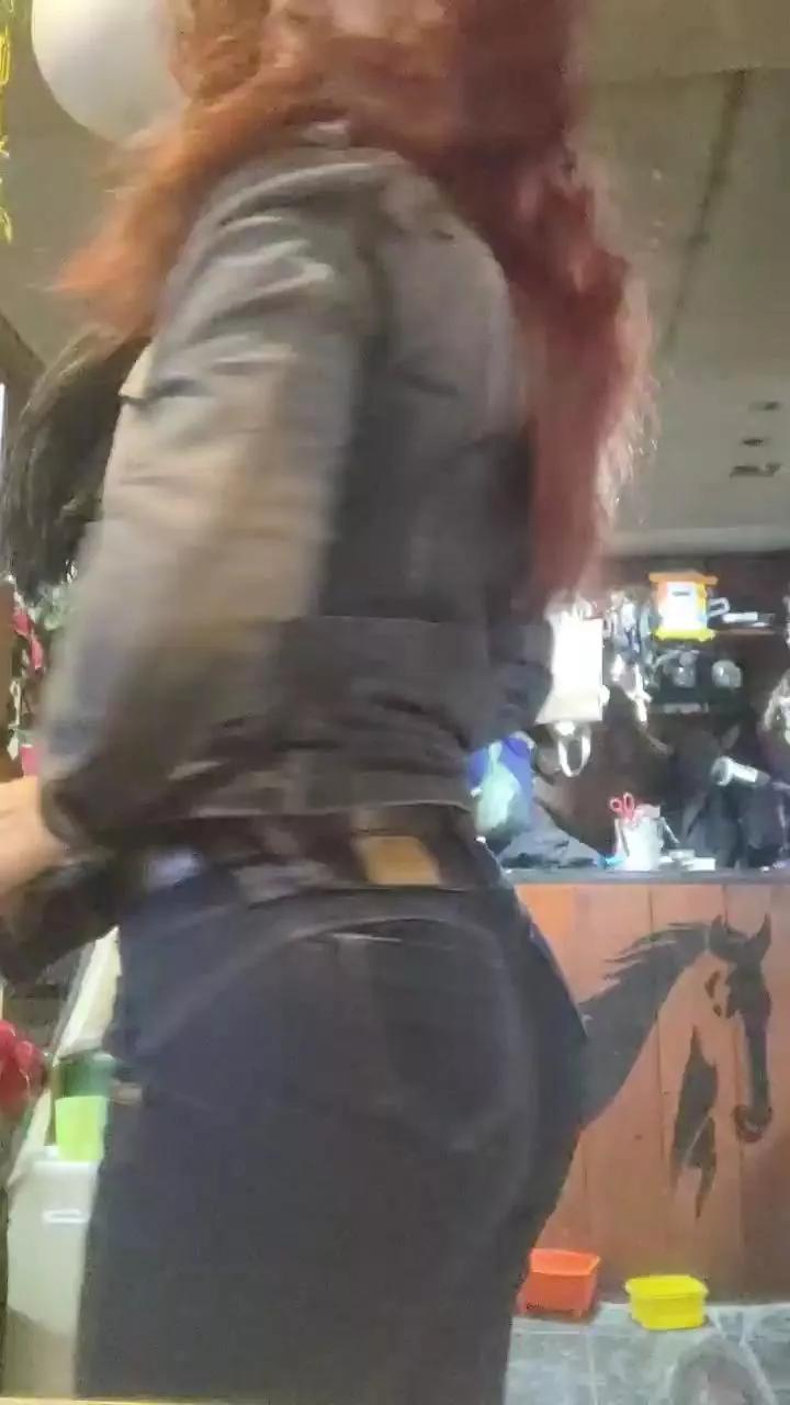 Offline AlejandritaMilf on Cam4
