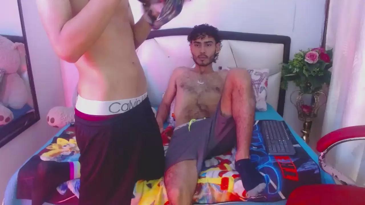 Offline ALENDERS on Cam4