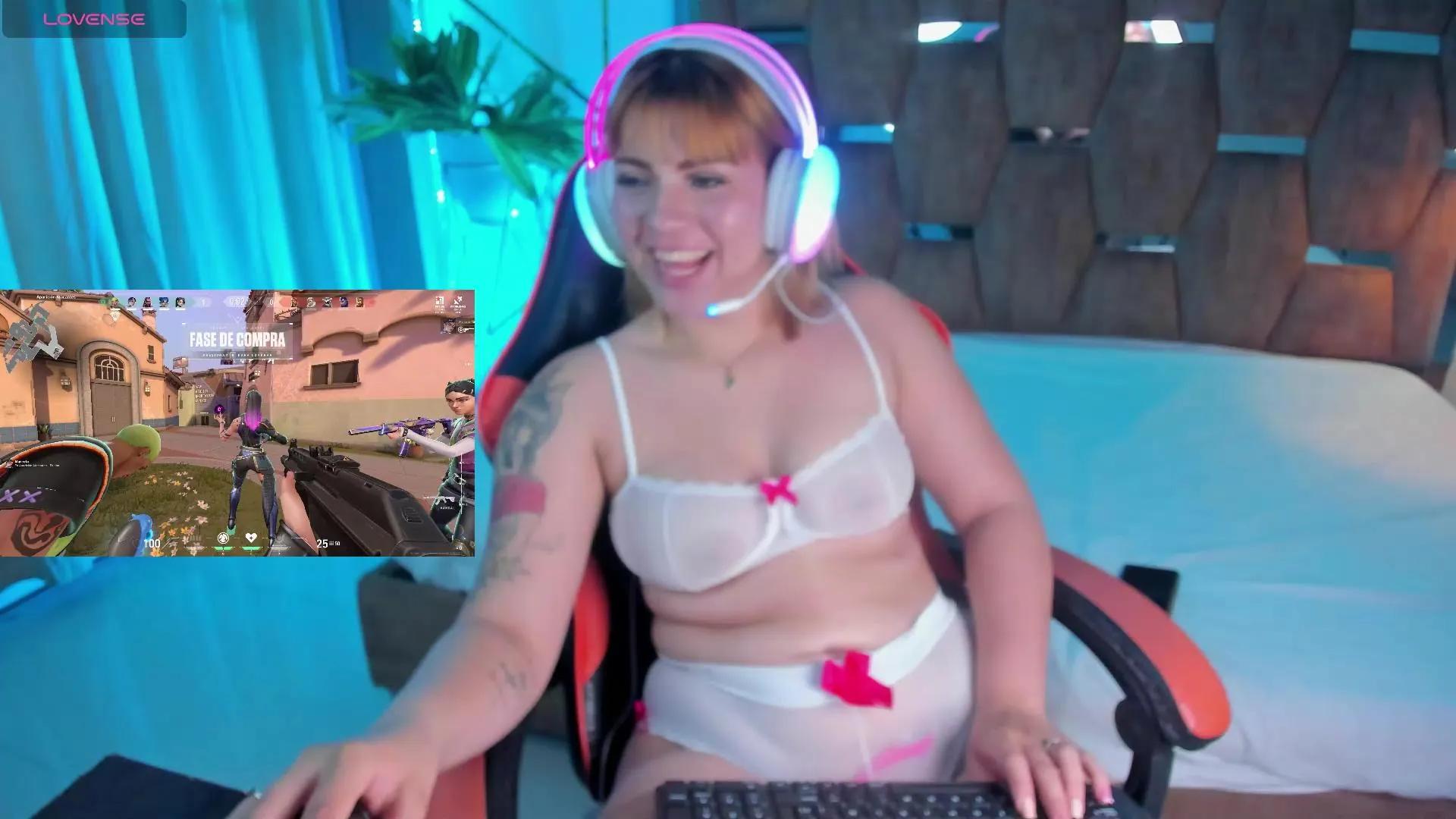 Offline AlessiaDouce on Cam4