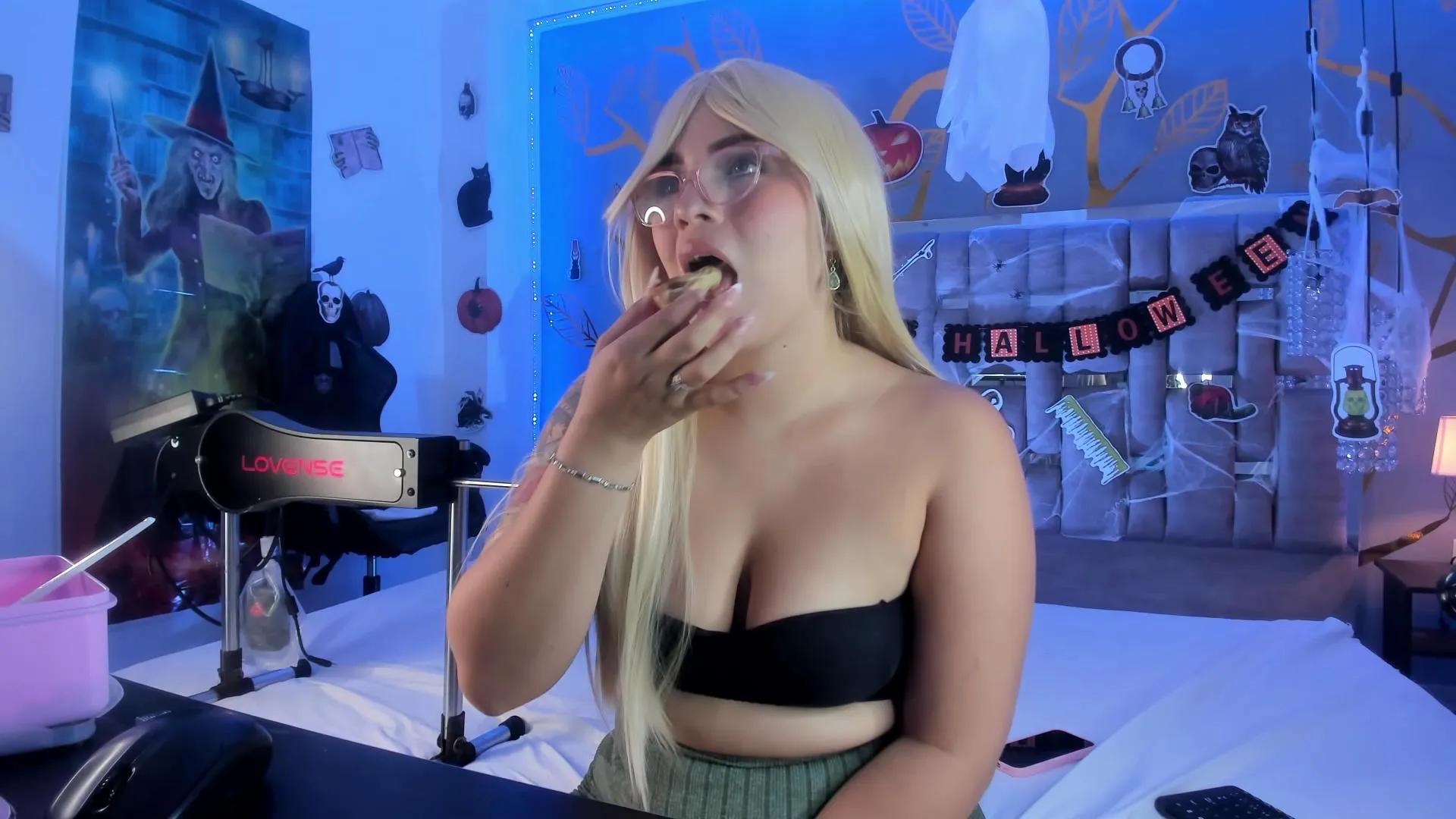 Offline AlessiaDouce on Cam4