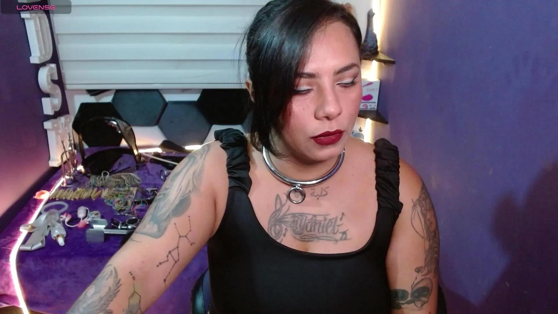 Offline alexa_slave77 on Cam4