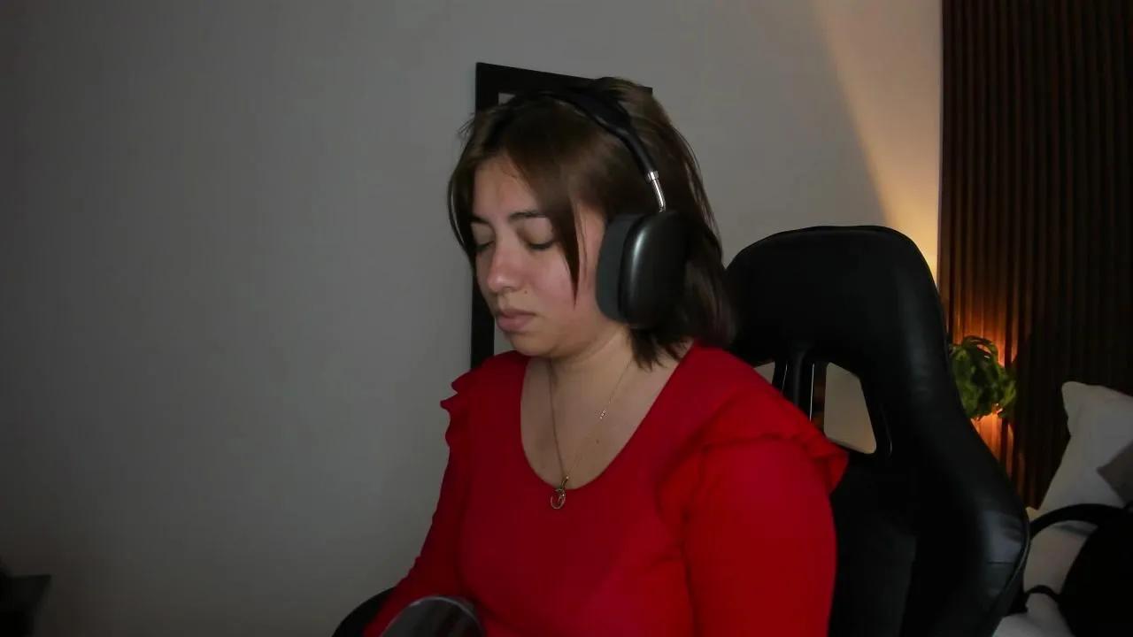 alma_fenix on Cam4 