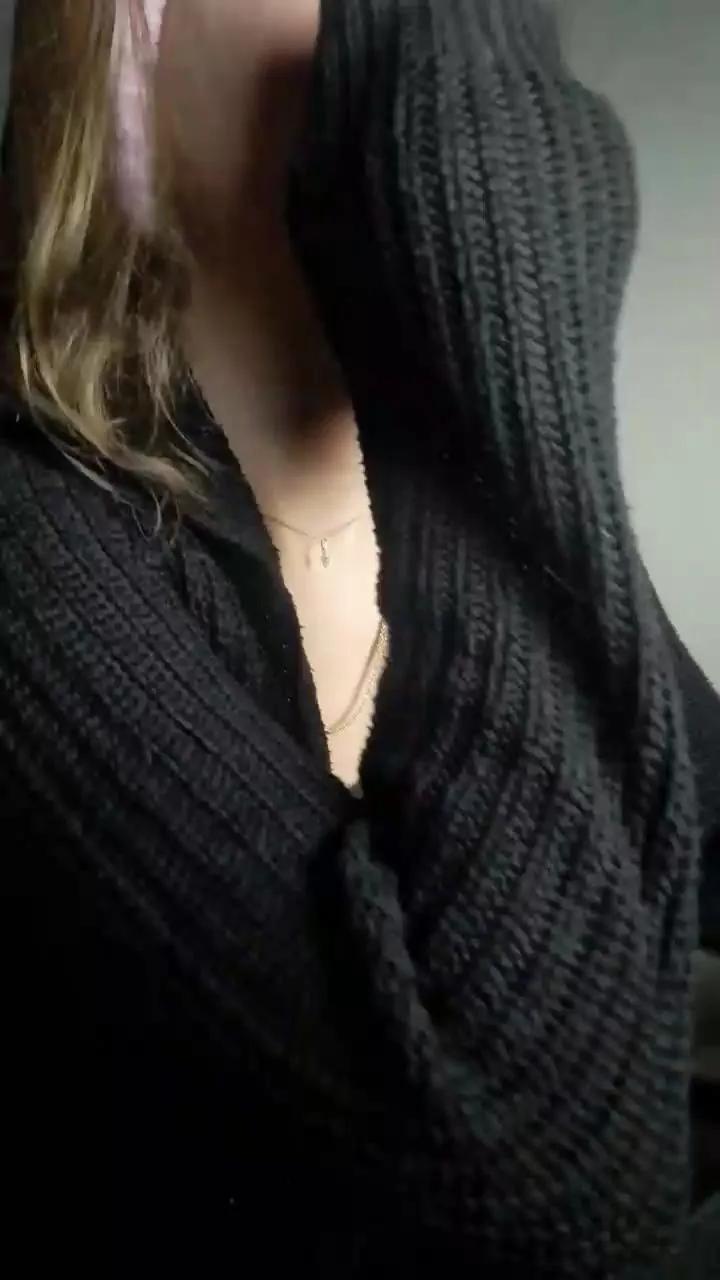 Offline AlvinaSWE on Cam4
