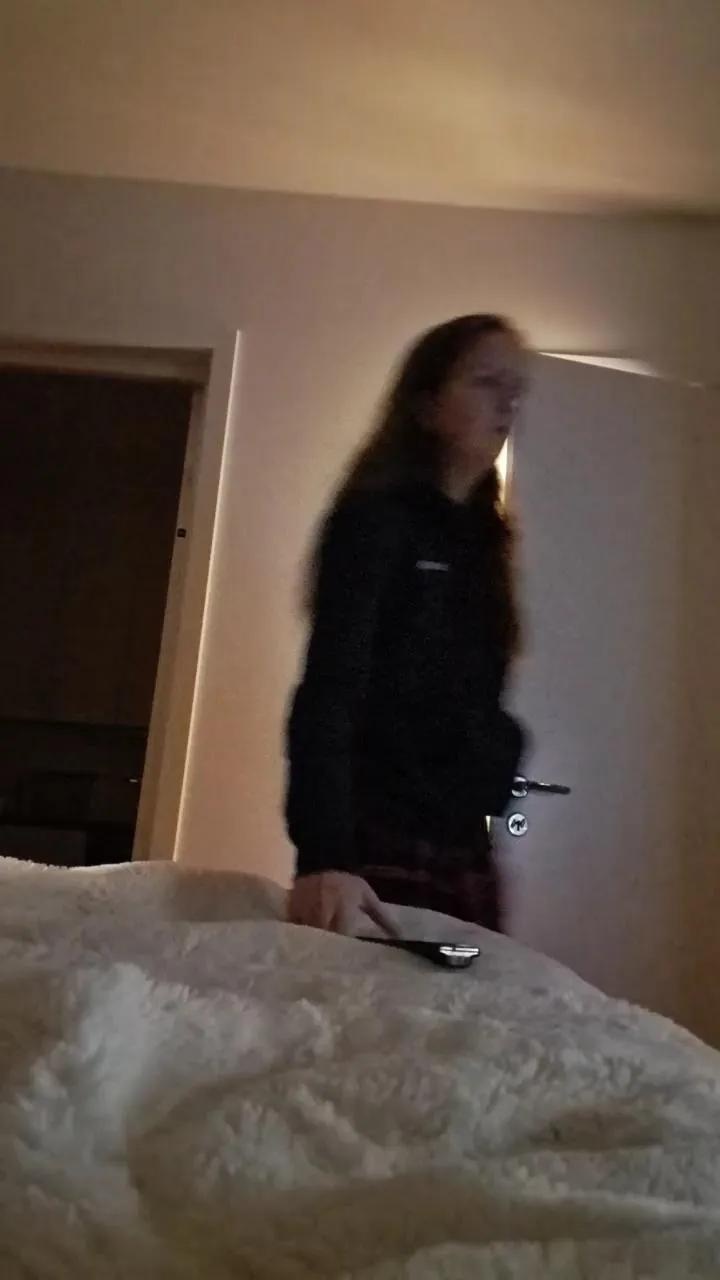 Offline AlvinaSWE on Cam4