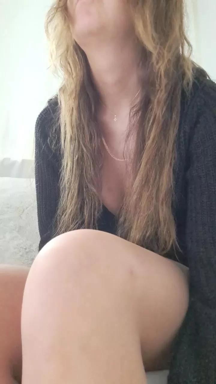 Offline AlvinaSWE on Cam4