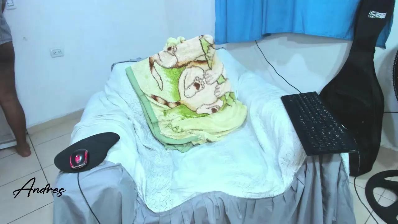 Offline andylemonda1 on Cam4