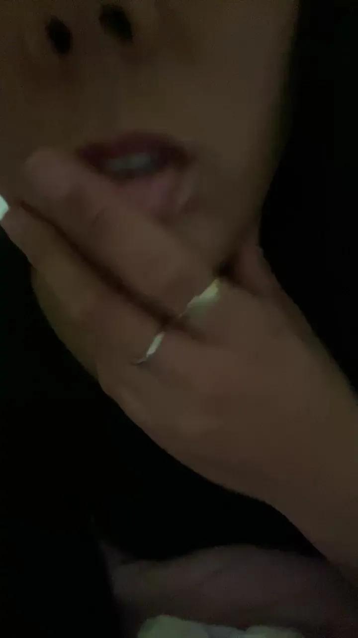 Offline Anita1825 on Cam4