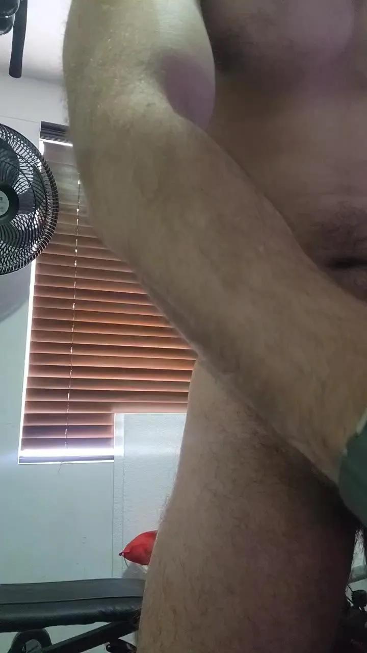 Offline AntonioMusculos on Cam4