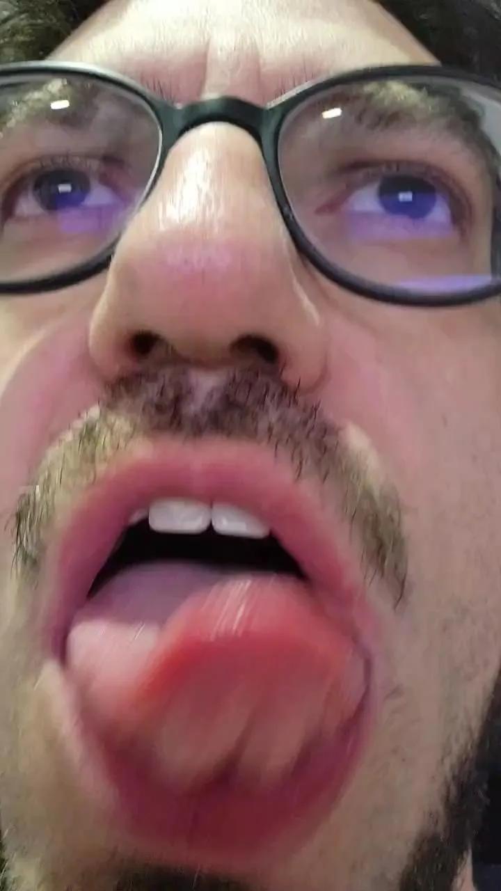 Offline AntonioMusculos on Cam4