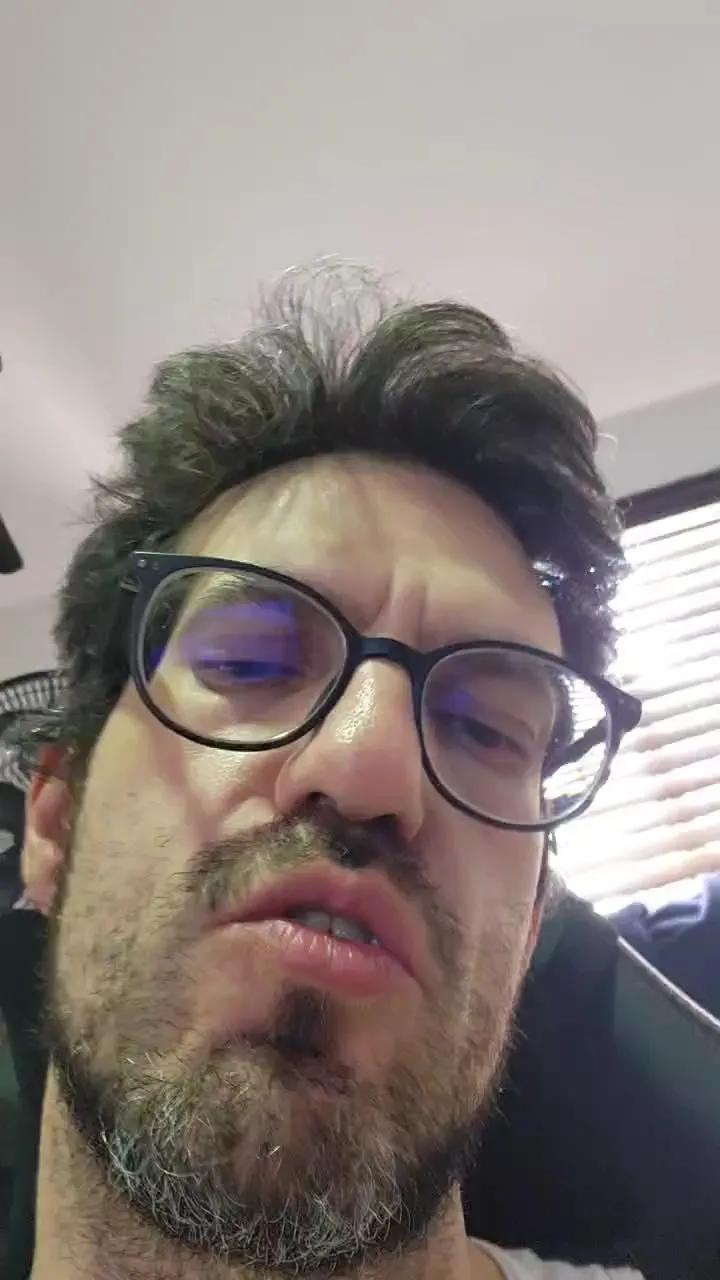 Offline AntonioMusculos on Cam4