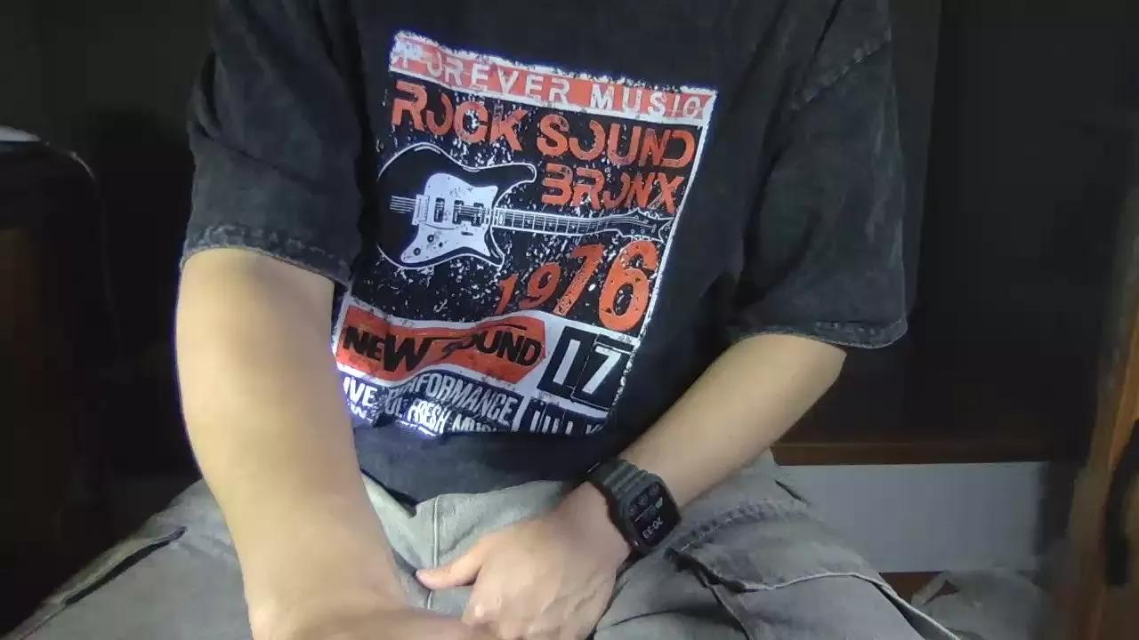 applybanana18 on Cam4 