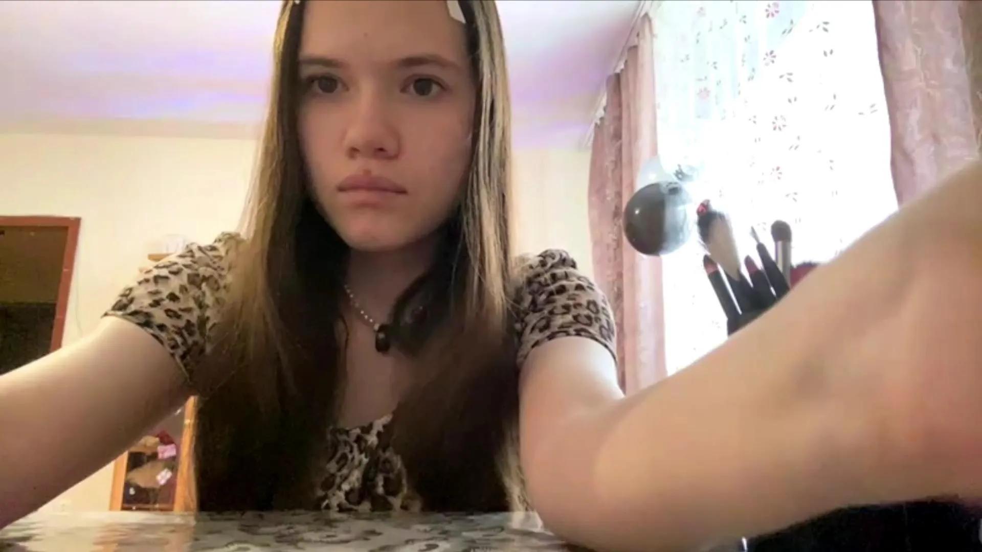 Offline ArlyneSwilling on Cam4