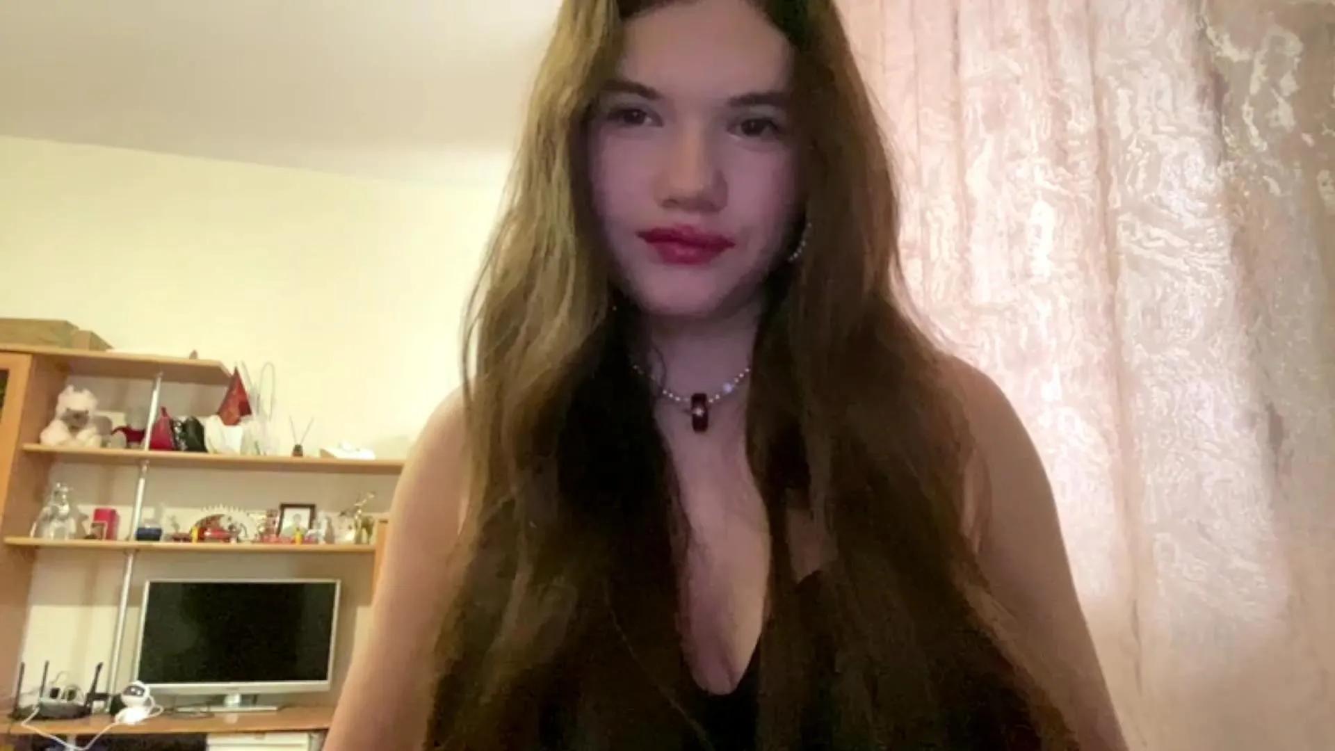 Offline ArlyneSwilling on Cam4