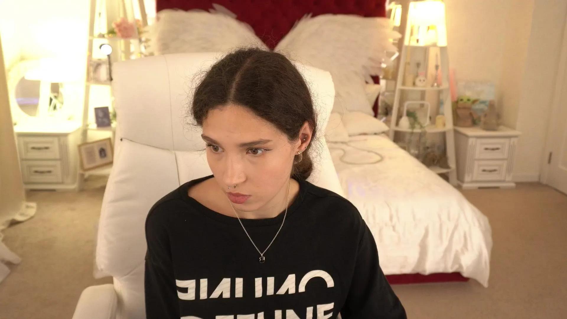 Offline BabyFlowerr on Cam4