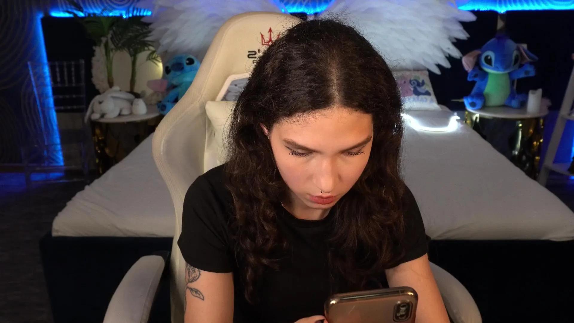 Offline BabyFlowerr on Cam4